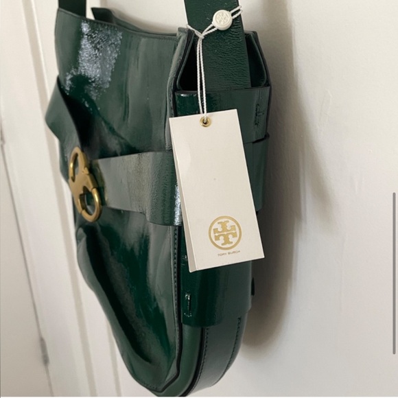 TORY BURCH GEMINI LINK CROSSBODY HOBO ADJUSTABLE PATENT LEATHER GOLD ACCENT BAG - Picture 9 of 15